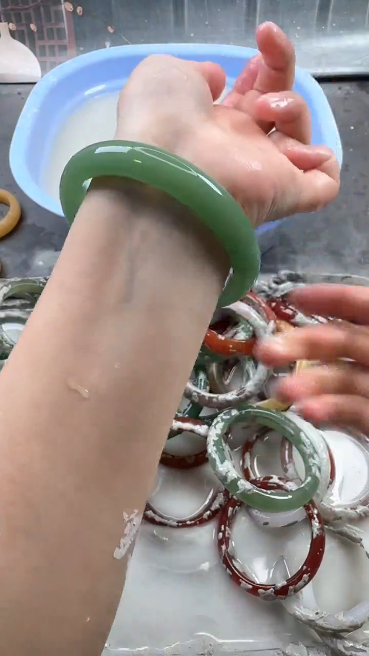 【闪购商品】石英质玉手镯未镶嵌58 6465