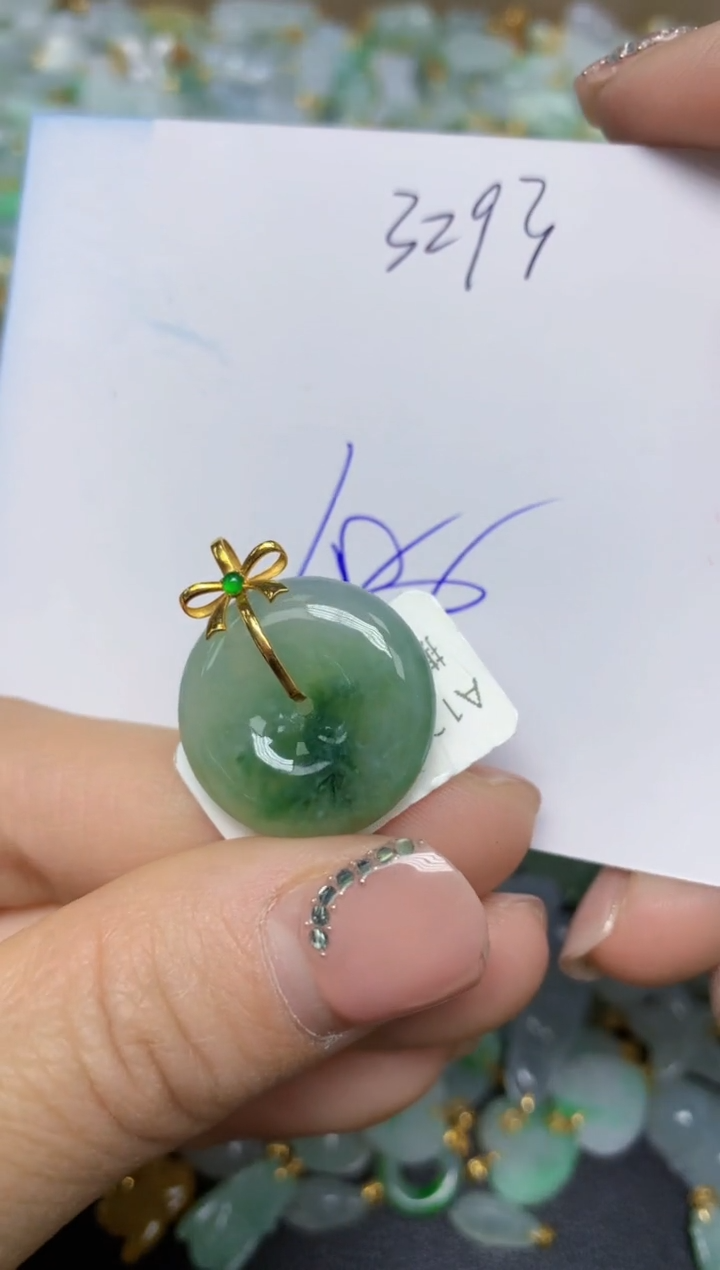 【闪购商品】翡翠挂件18K金镶嵌 天然翡翠A货