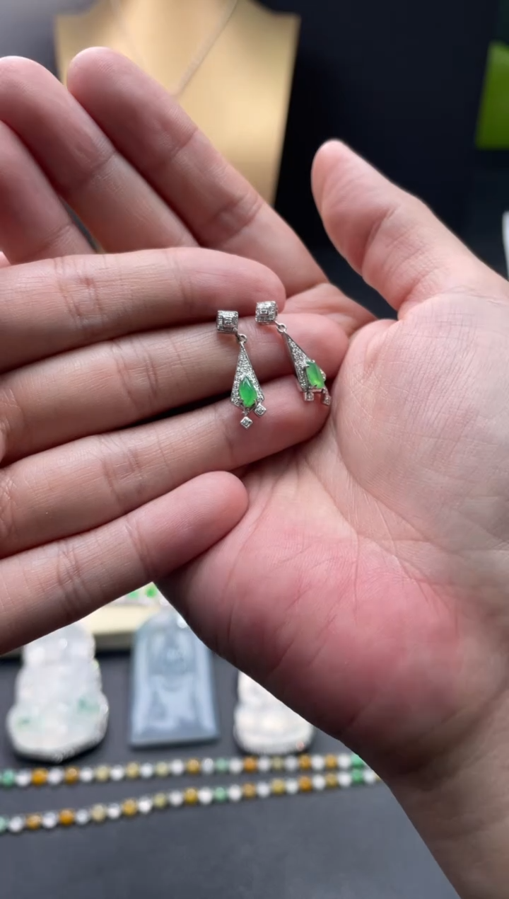 【闪购商品】翡翠耳饰18K金镶嵌20.........