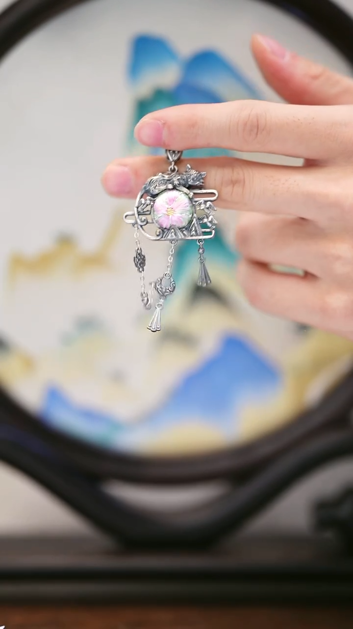 织绣小***姐84黔东南苗族刺绣