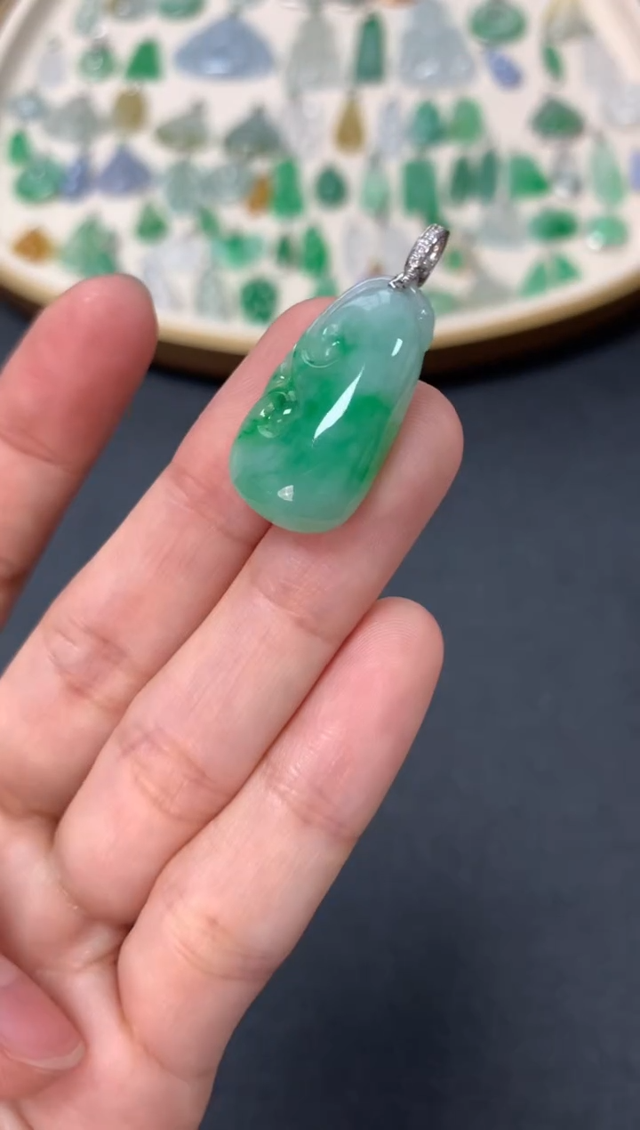 【闪购商品】翡翠吊坠(不含链)18K金镶嵌1580