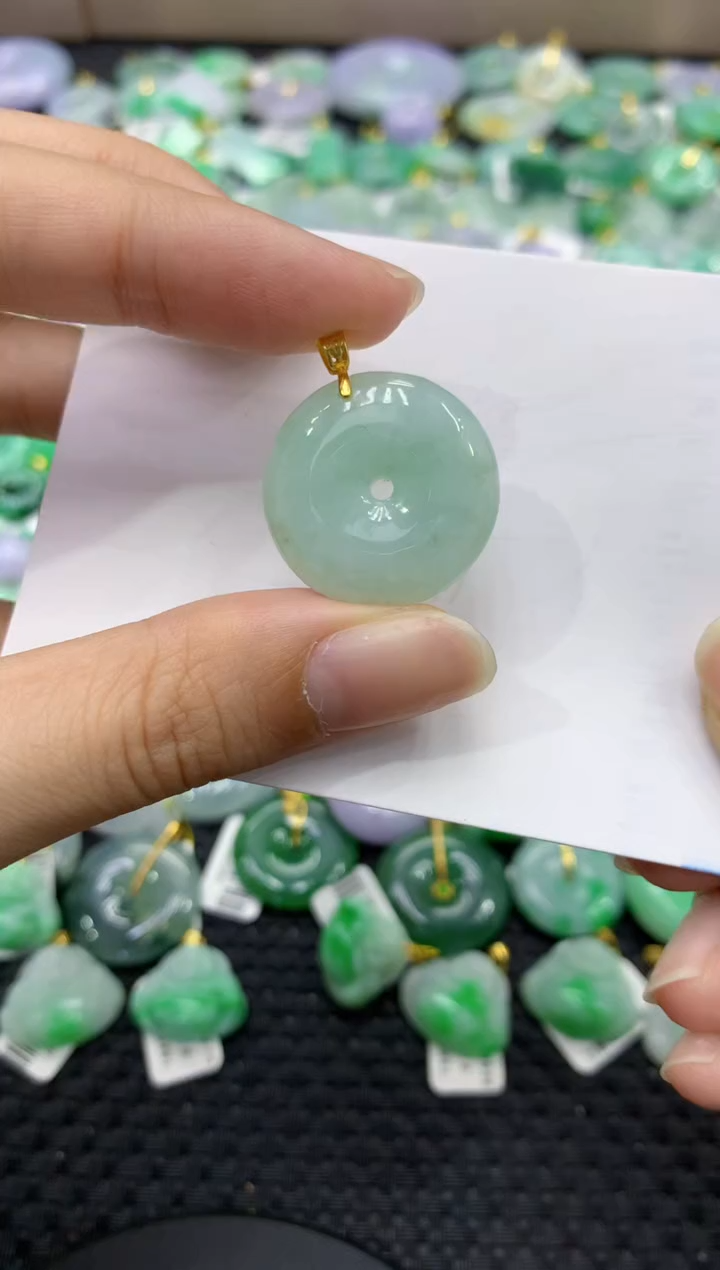 颈饰未镶嵌翡翠天然缅甸翡翠A货