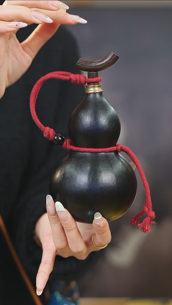 【闪购商品】XO133黑色小容量酒葫芦随缘发