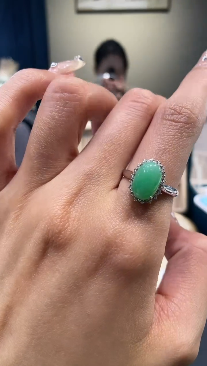 【闪购商品】翡翠颈饰18K金镶嵌戒指