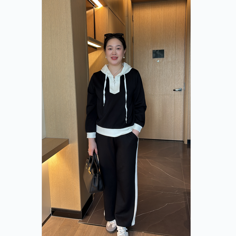 中年妈妈秋装卫衣洋气上衣新款中老年运动服套装女春秋休闲两件套