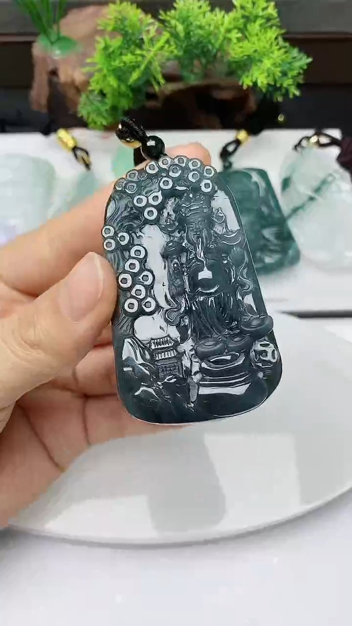 【闪购商品】翡翠颈饰未镶嵌        