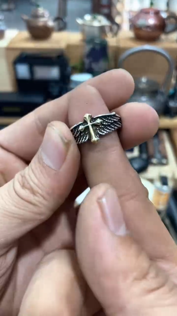 瓷片闪购商品   如图所示