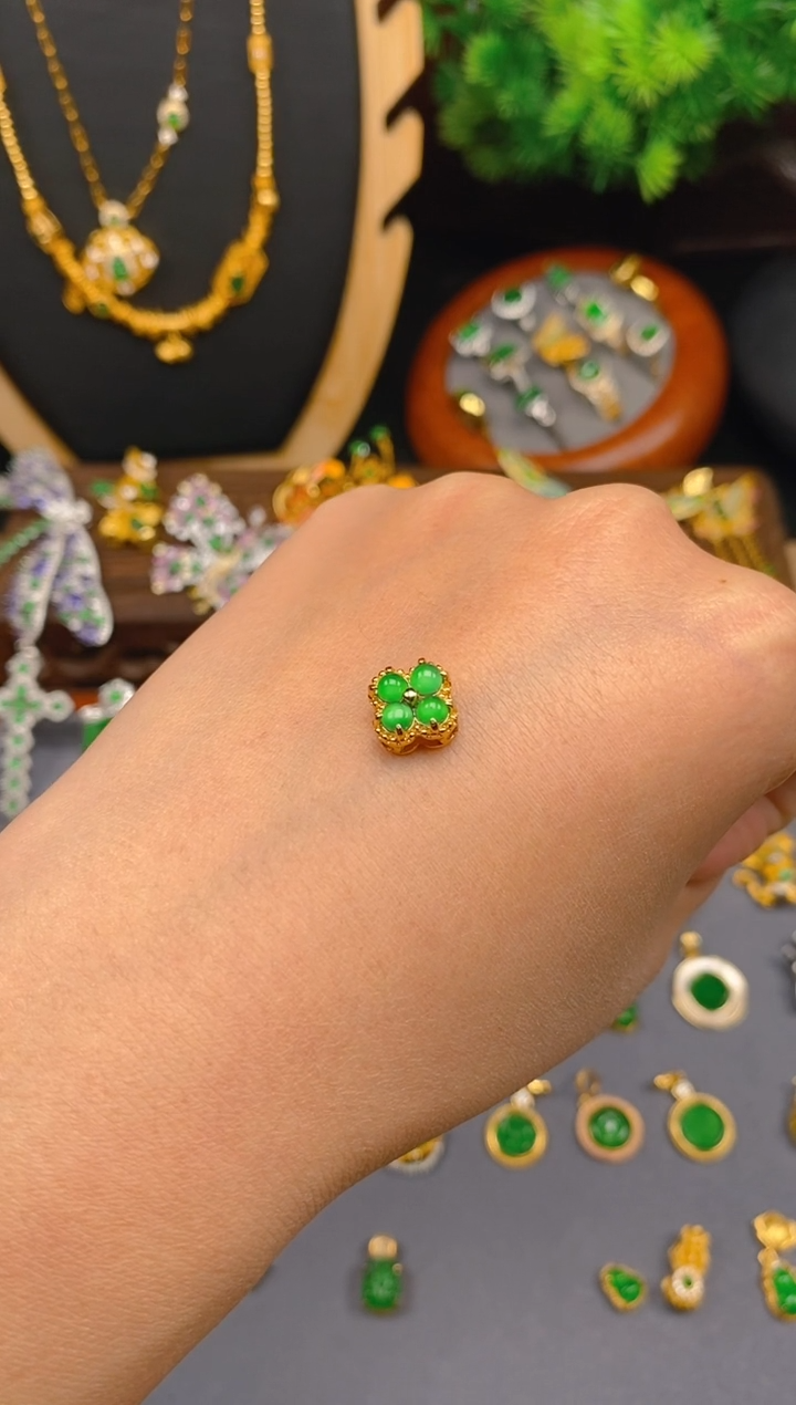 【闪购商品】翡翠吊坠(不含链)银S925镶嵌四叶草潘多拉