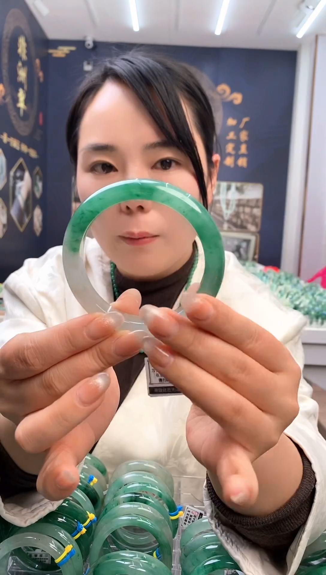 【闪购商品】石英质玉手镯未镶嵌055