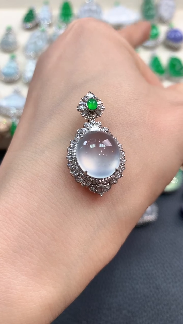 【闪购商品】翡翠吊坠(不含链)18K金镶嵌n63       