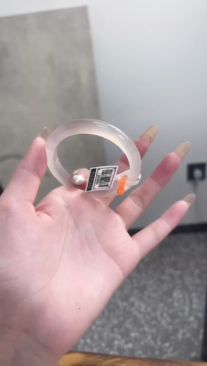 【闪购商品】玛瑙/玉髓手镯未镶嵌52圈