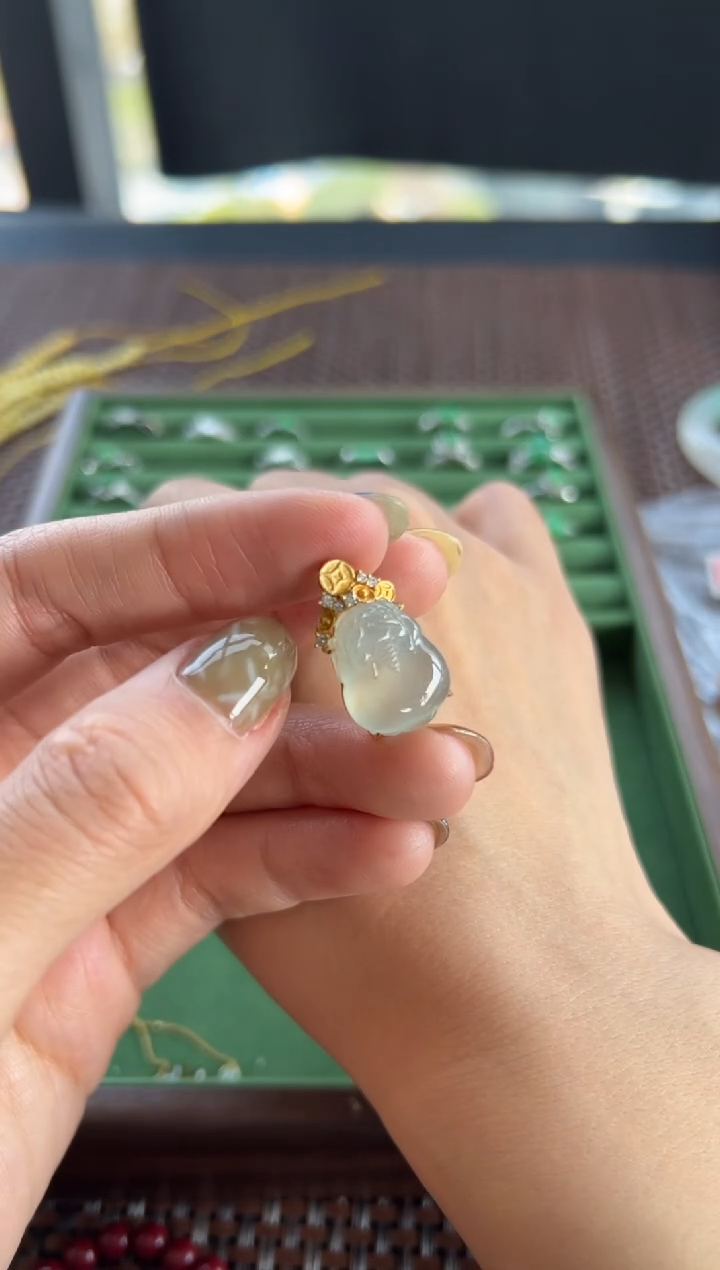 【闪购商品】翡翠吊坠(不含链)18K金镶嵌320买断