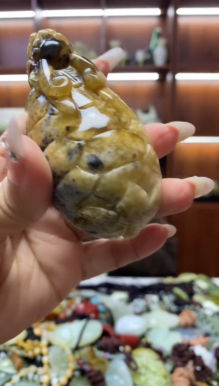 未镶嵌岫玉手把   