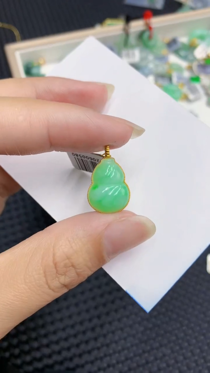 【闪购商品】翡翠颈饰18K金镶嵌            8