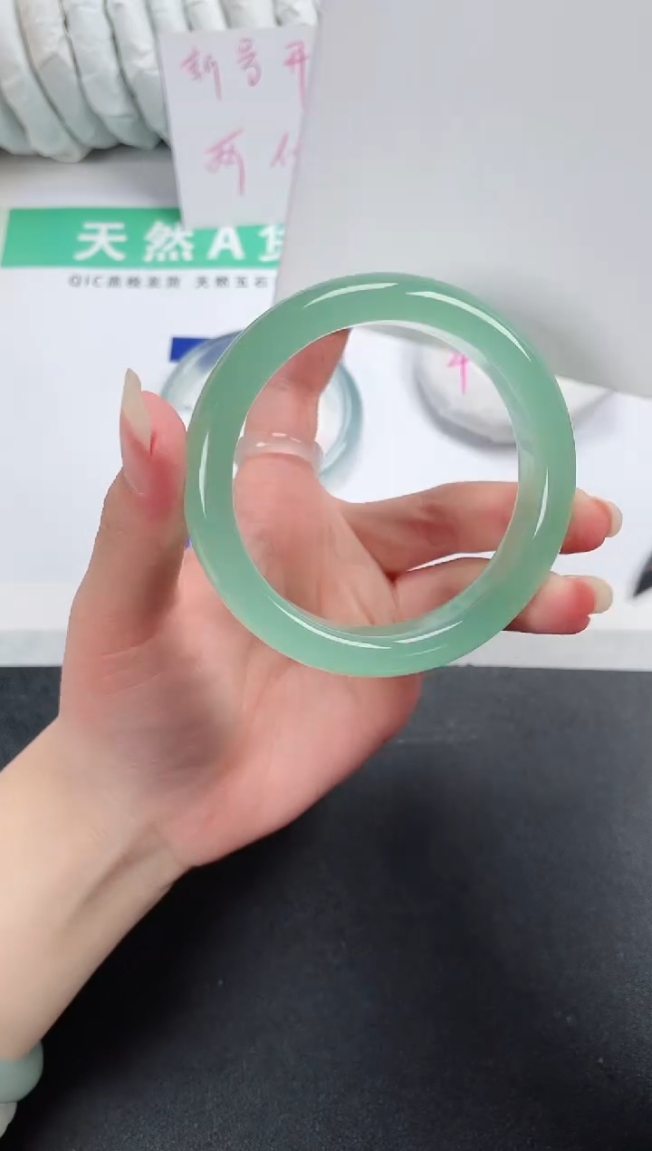 【闪购商品】石英质玉手镯合金217-56.5