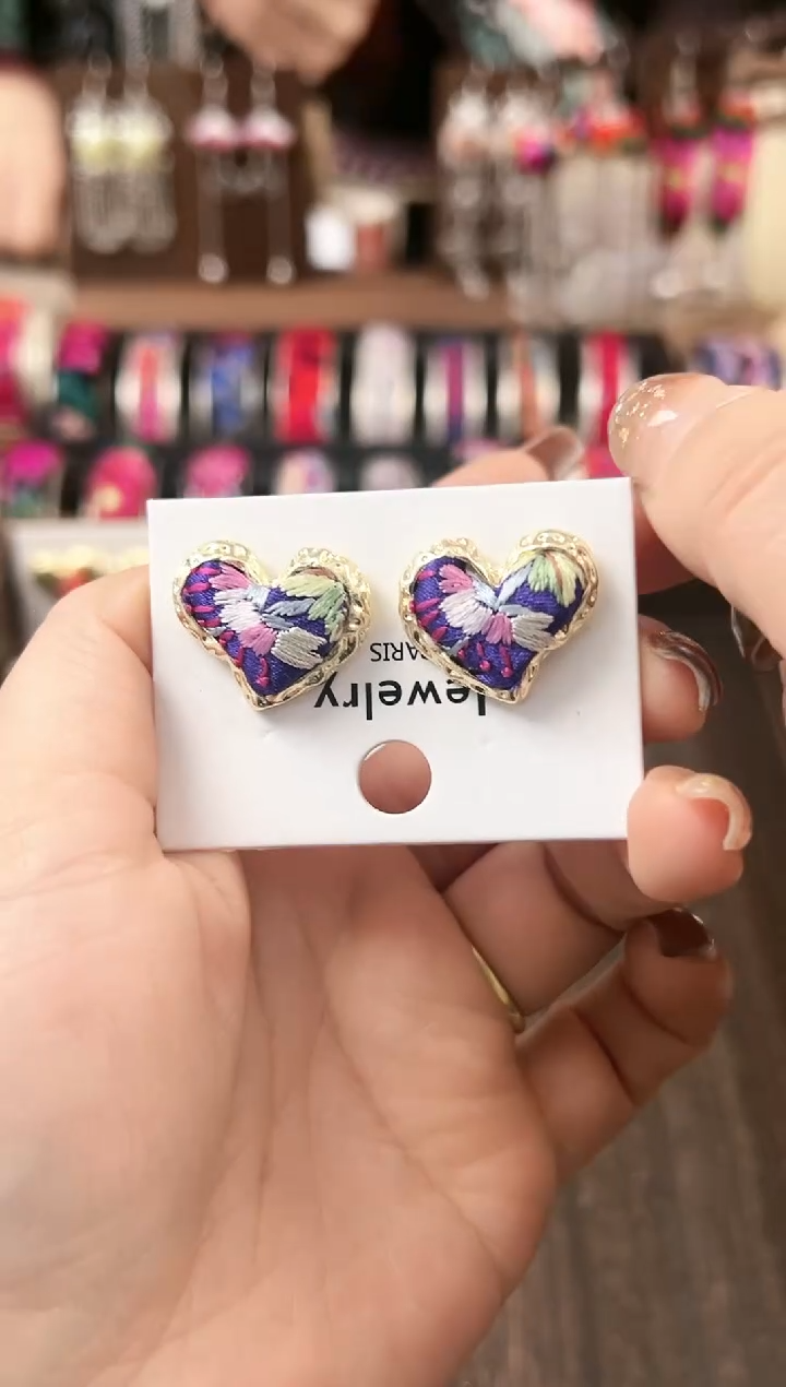 【闪购商品】织绣民族风老绣饰品256