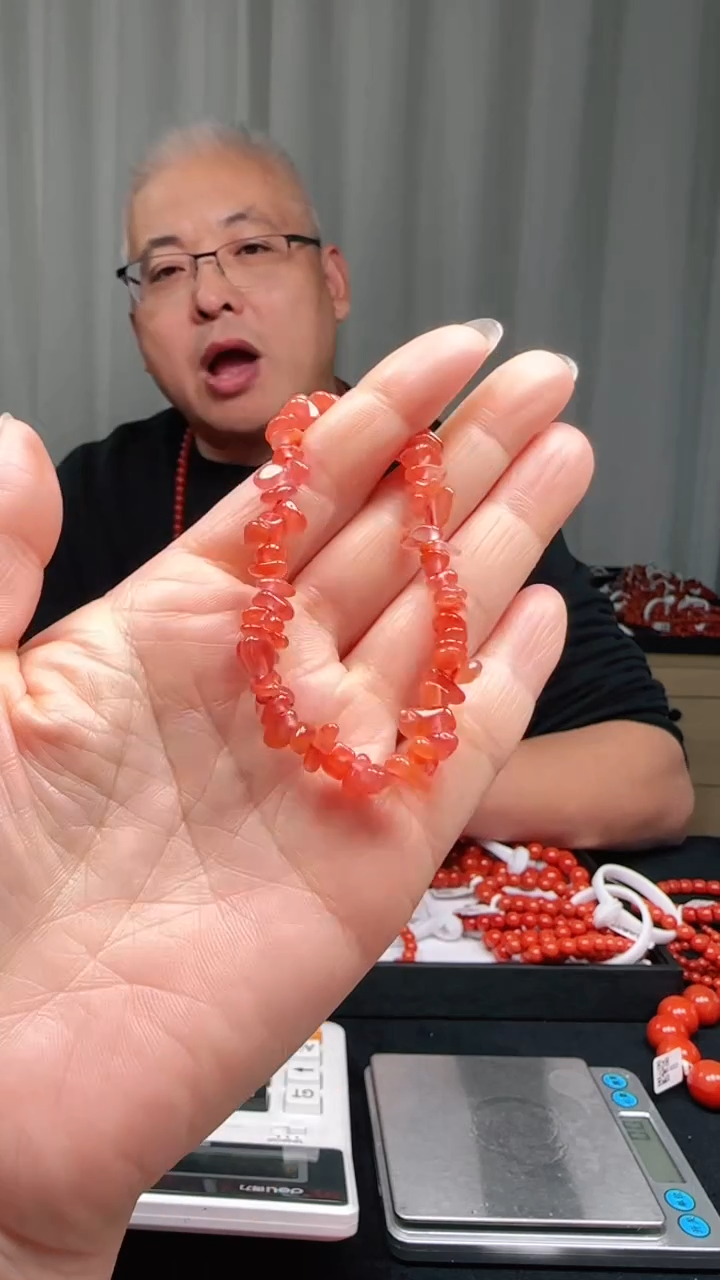 未镶嵌多样性发一件南红玛瑙随型手串