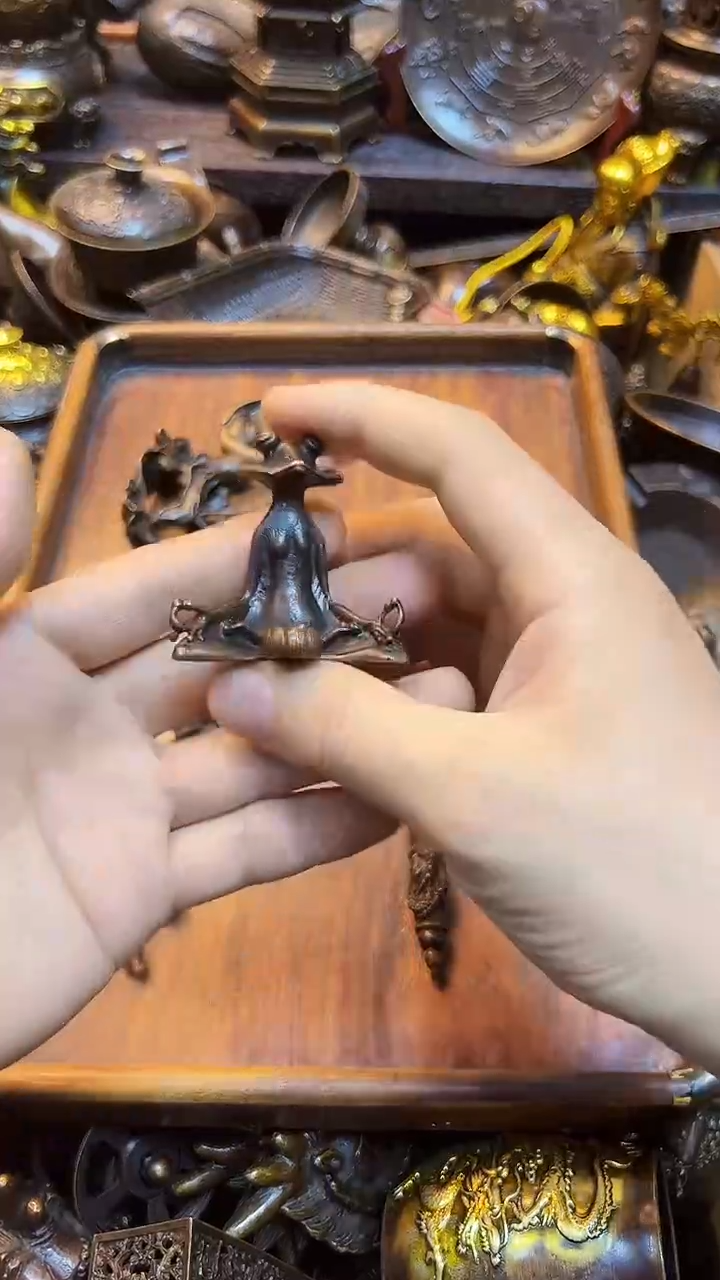 1案台摆件，物品摆件