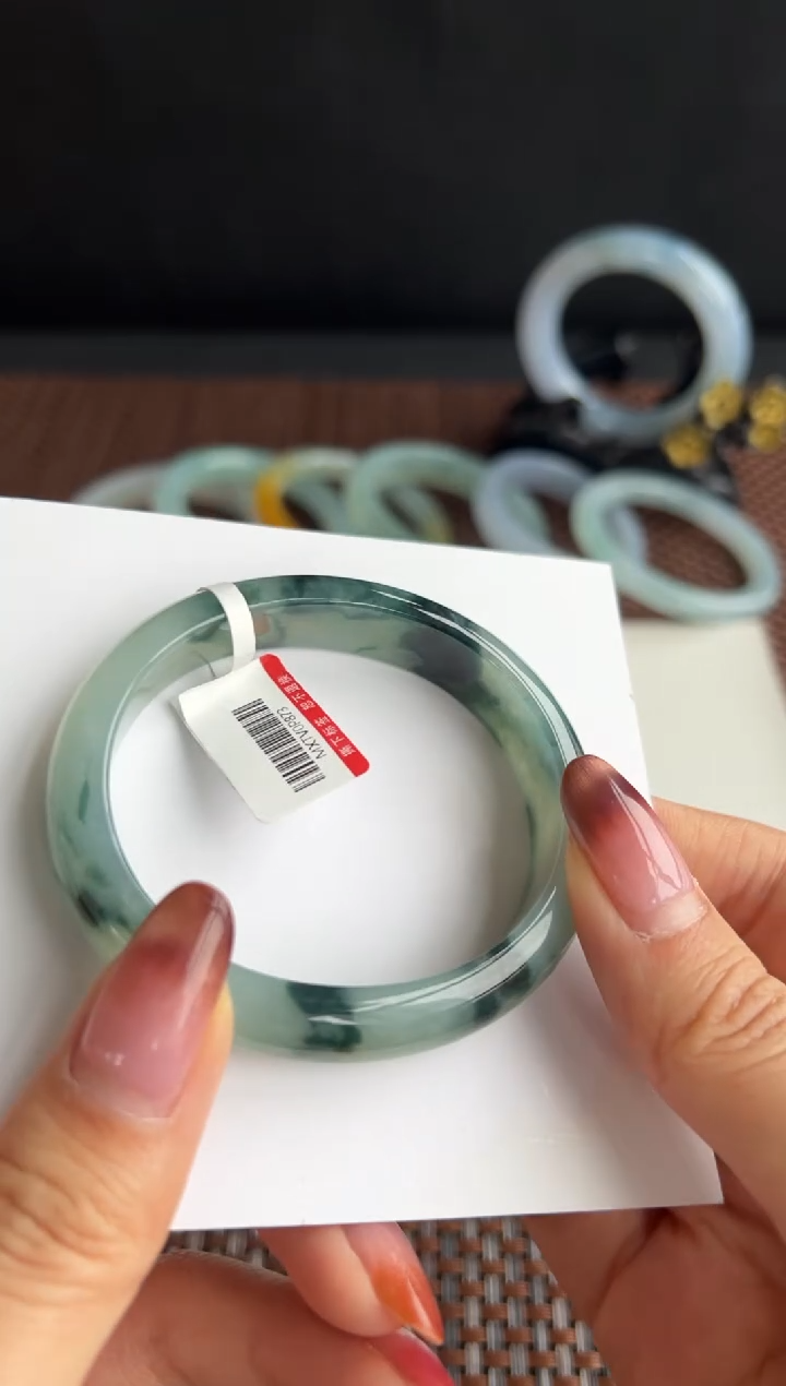 【闪购商品】翡翠手镯未镶嵌9号53.7*47.6贵妃