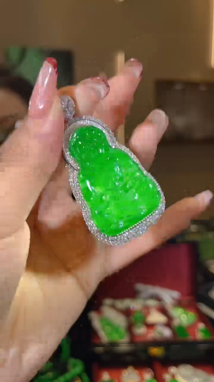 【闪购商品】翡翠吊坠(不含链)银S925镶嵌天然翡翠A货