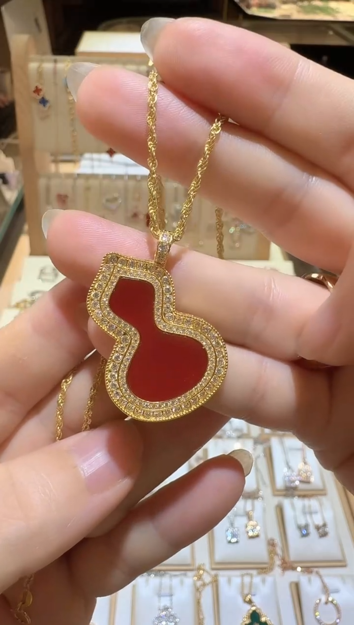 玛瑙/玉髓项链18K金镶嵌葫芦