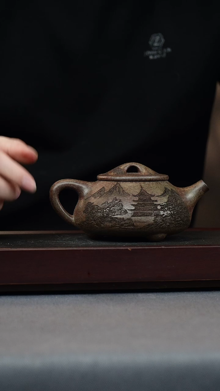 【闪购商品】紫砂茶壶龙背青 山水石瓢