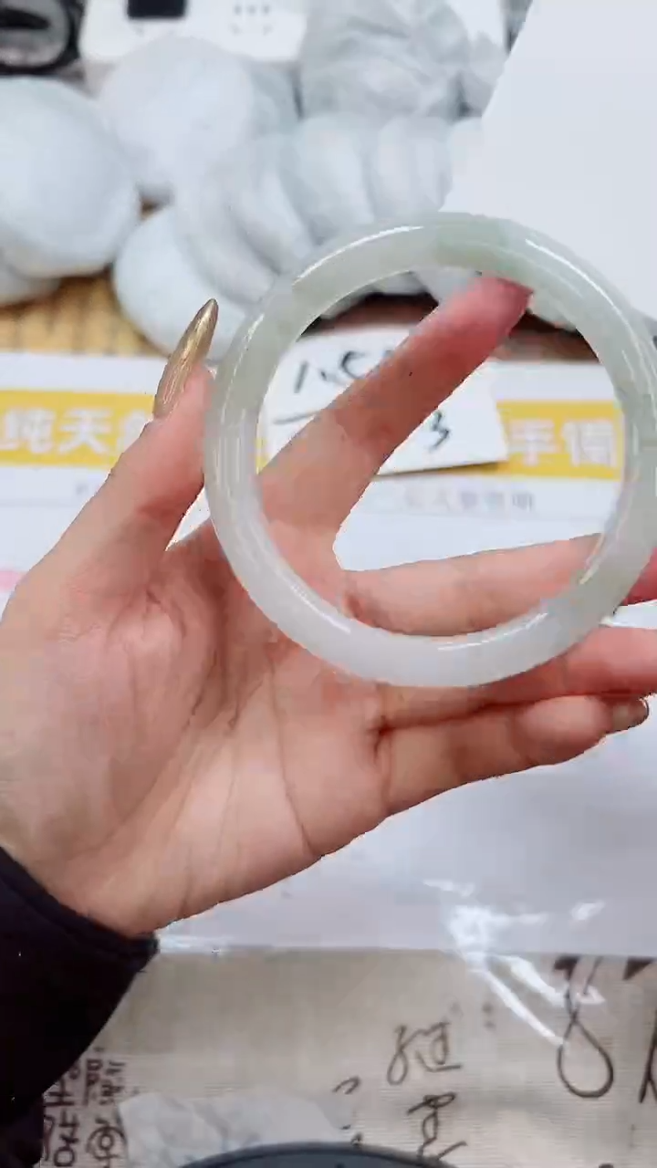 【闪购商品】石英质玉手镯未镶嵌K136-62-63