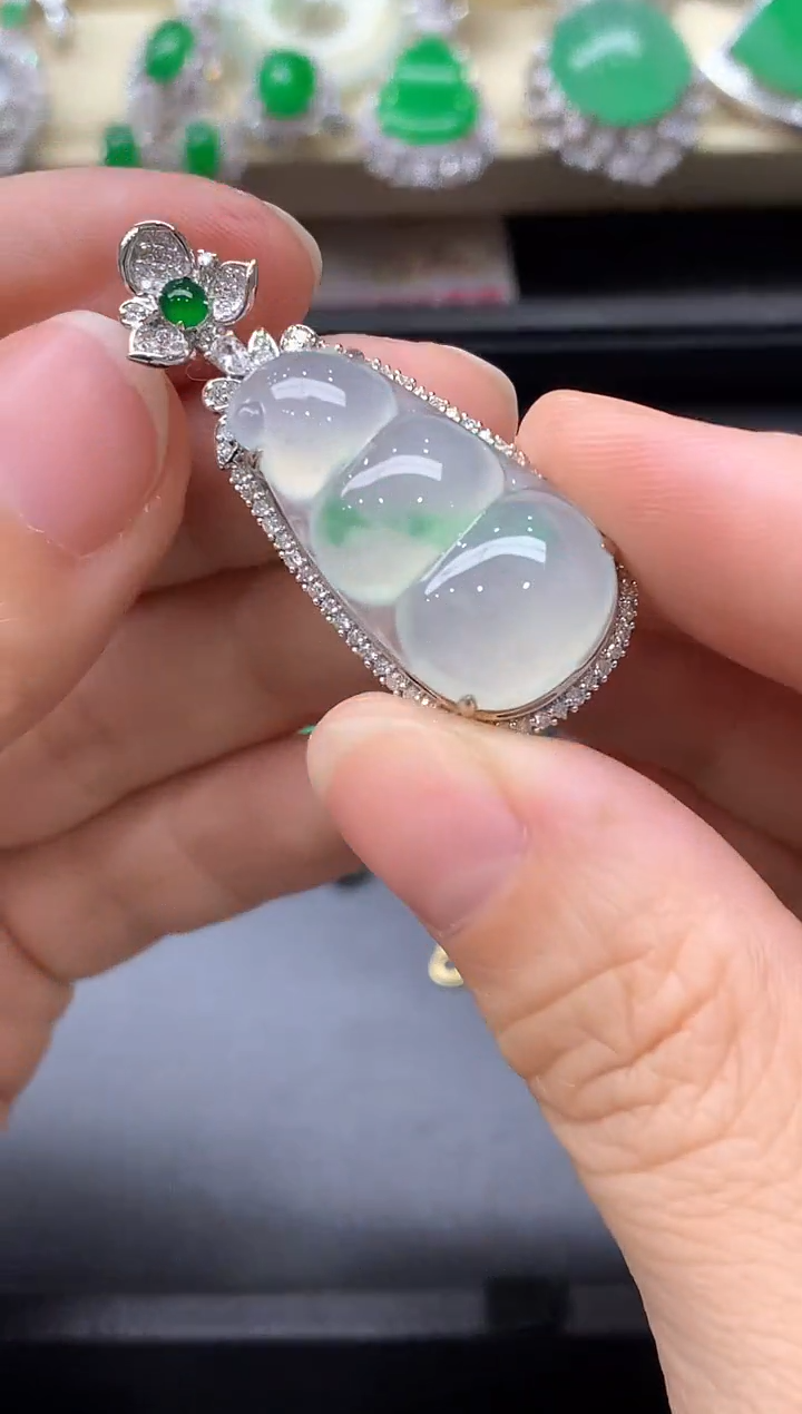 颈饰18K金镶嵌翡翠686-中国好珍宝