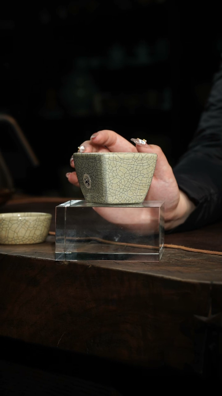 【闪购商品】瓷片《丹山片羽》巽顺