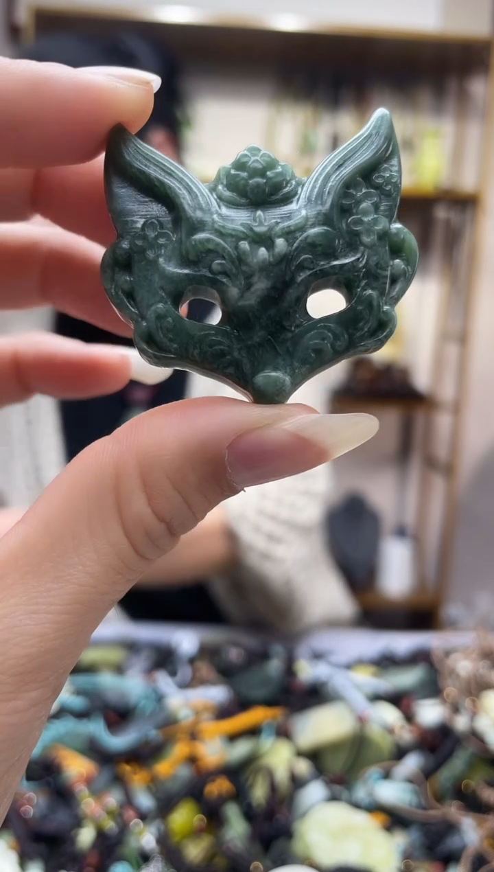 未镶嵌岫玉吊坠·