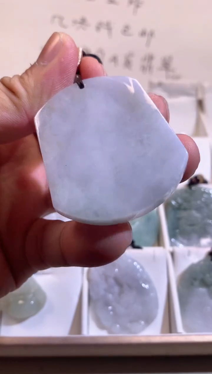 【闪购商品】翡翠颈饰未镶嵌02/15/70