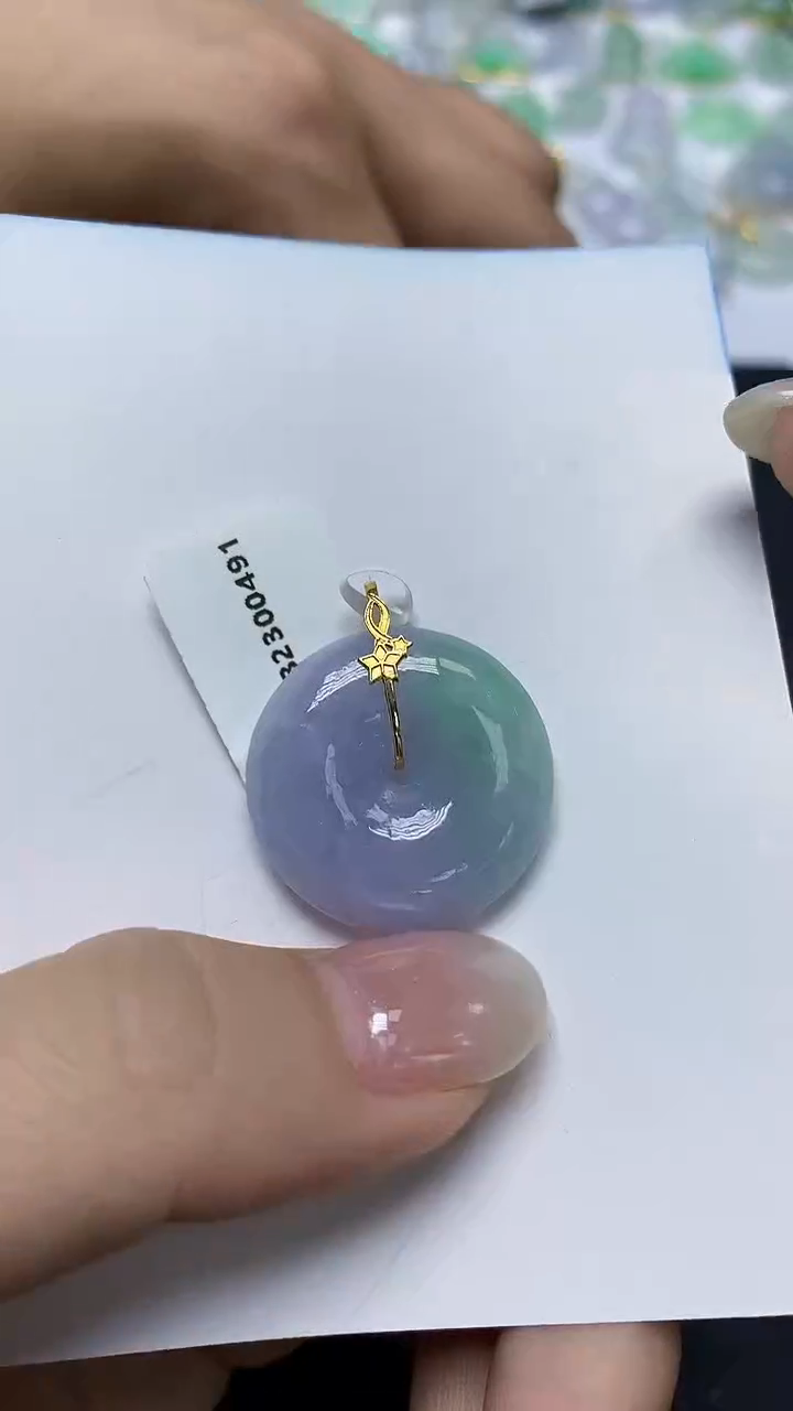 翡翠18K金镶嵌颈饰天然缅甸翡翠A货