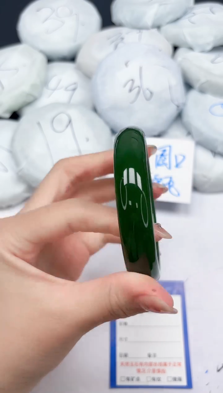 未镶嵌手镯石英质玉158/62.7