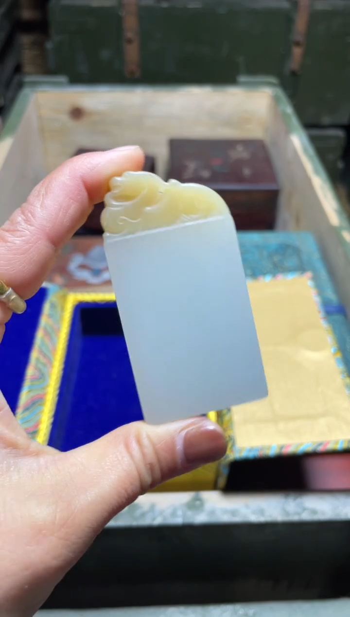 【闪购商品】且莫白俏色无事牌1件