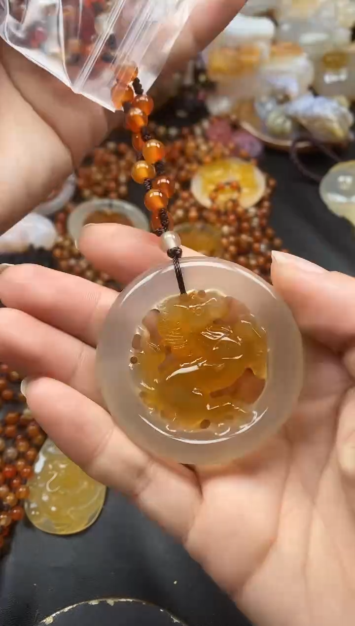 未镶嵌1玛瑙/玉髓军*?ll