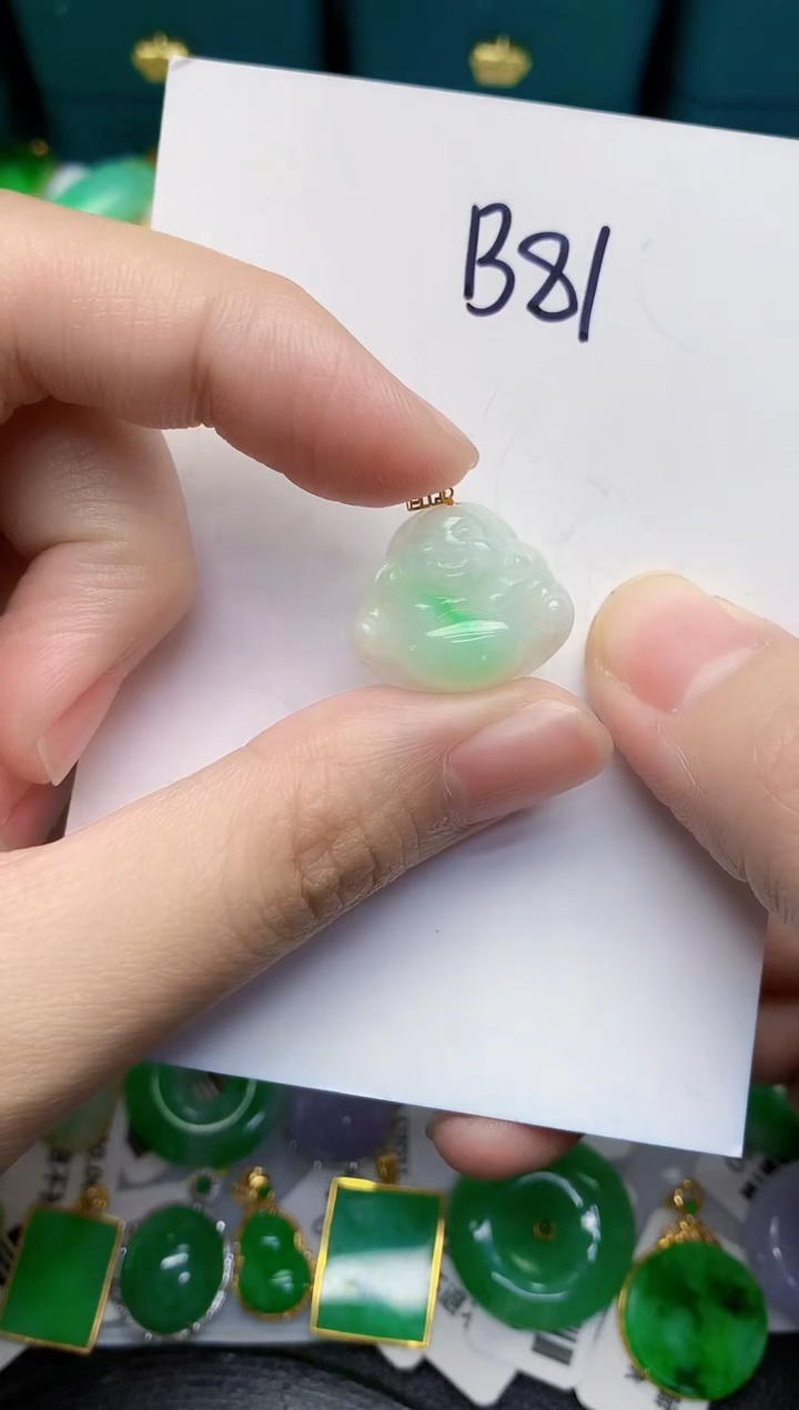 翡翠18K金镶嵌颈饰000000000