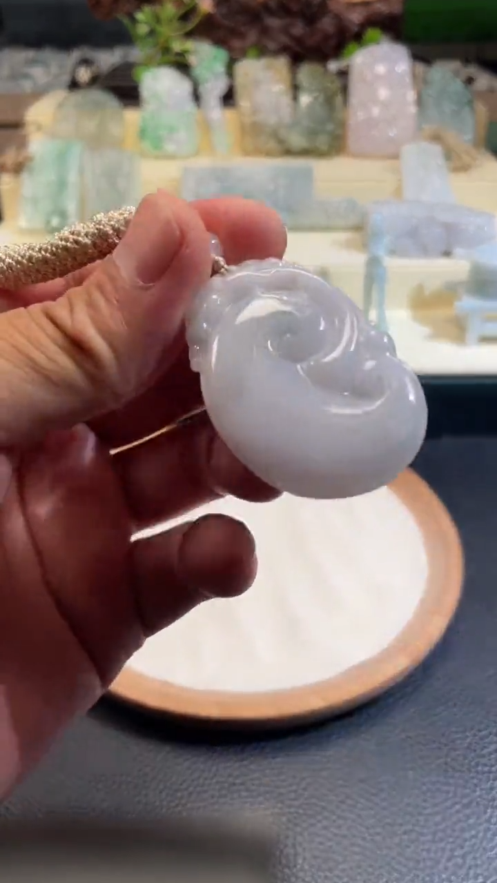 翡翠未镶嵌颈饰8/05/048