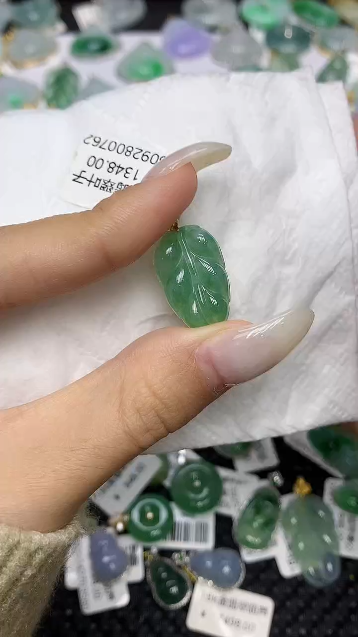 颈饰18K金镶嵌翡翠111111111111111