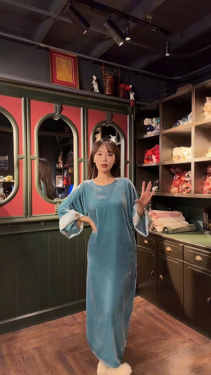 【定制】湖蓝色真丝丝绒翻袖口大袍子