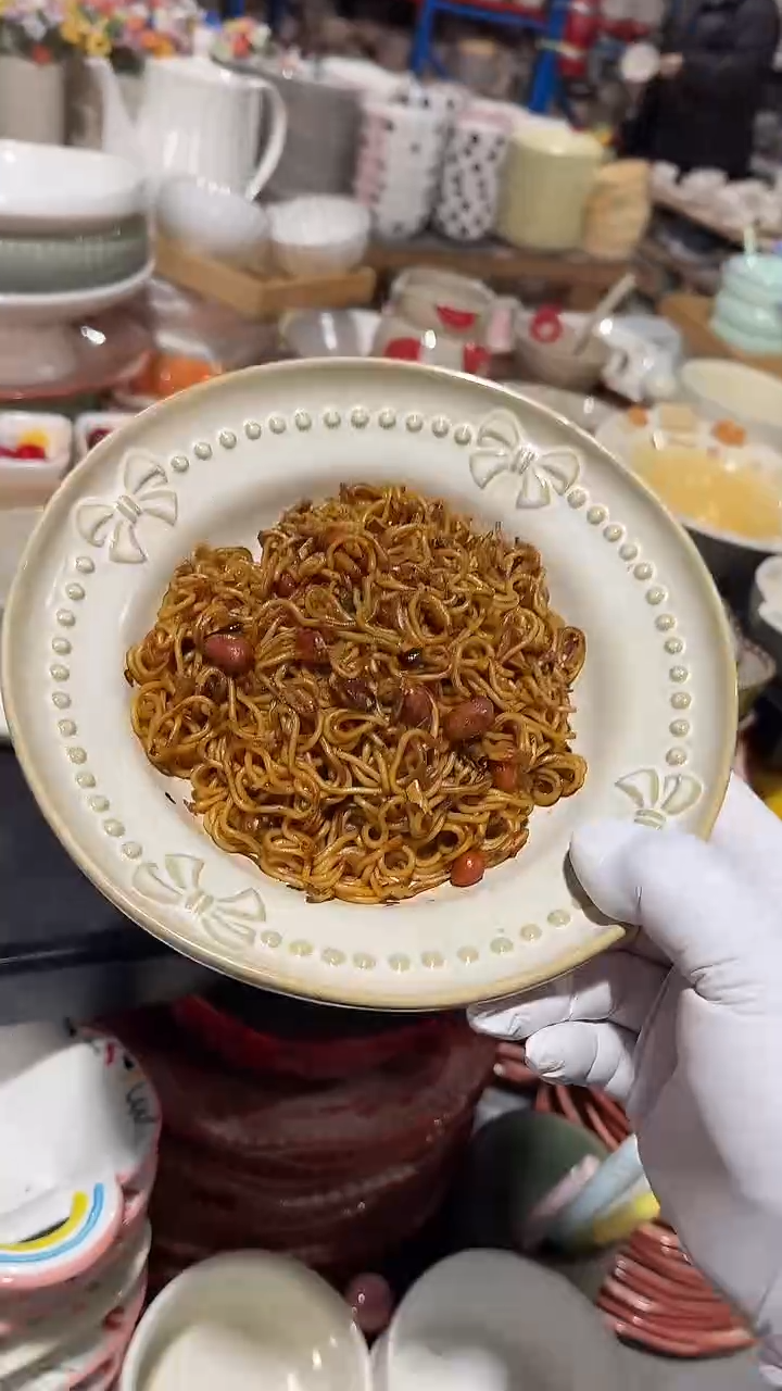 陶瓷蝴蝶结草帽碗 微瑕凑满20元包邮