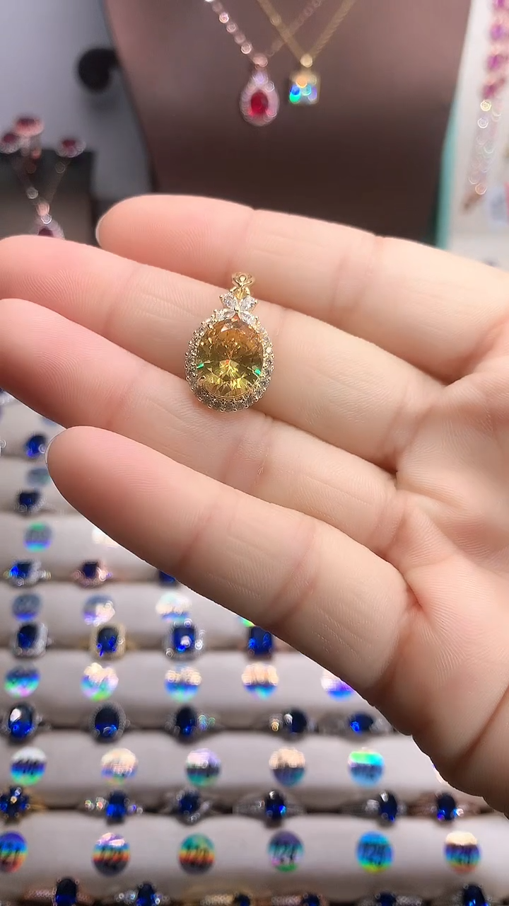 【闪购商品】水晶吊坠(赠链)银S925镶嵌金色