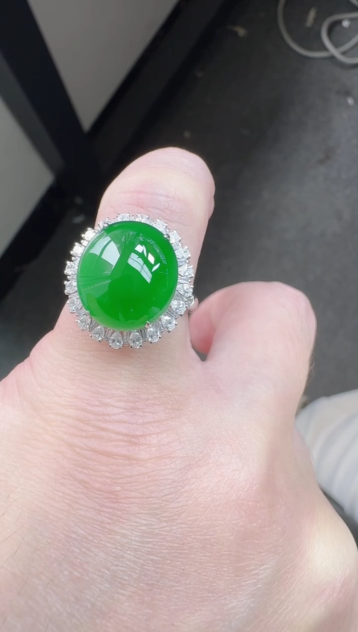 18K金镶嵌戒指翡翠冰**茶寄售回流，24小时鉴赏期