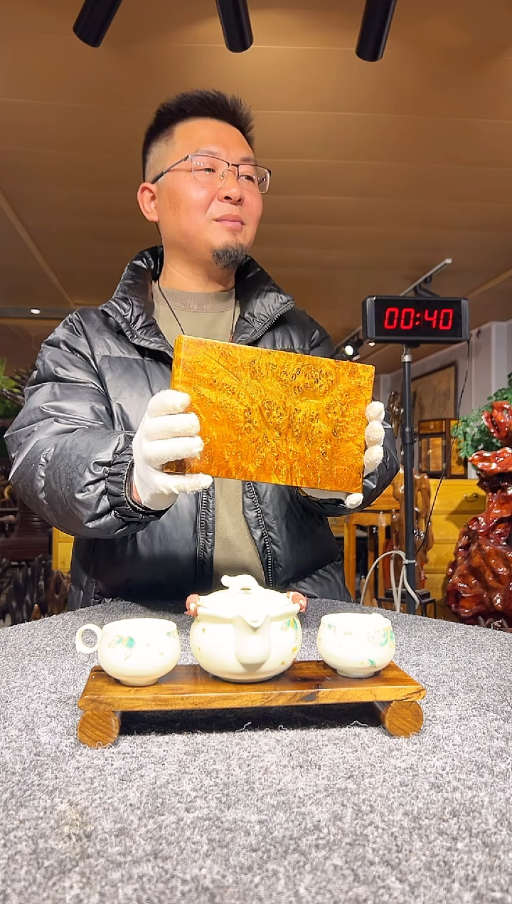 金丝楠木雕款∴金丝楠木摆件
