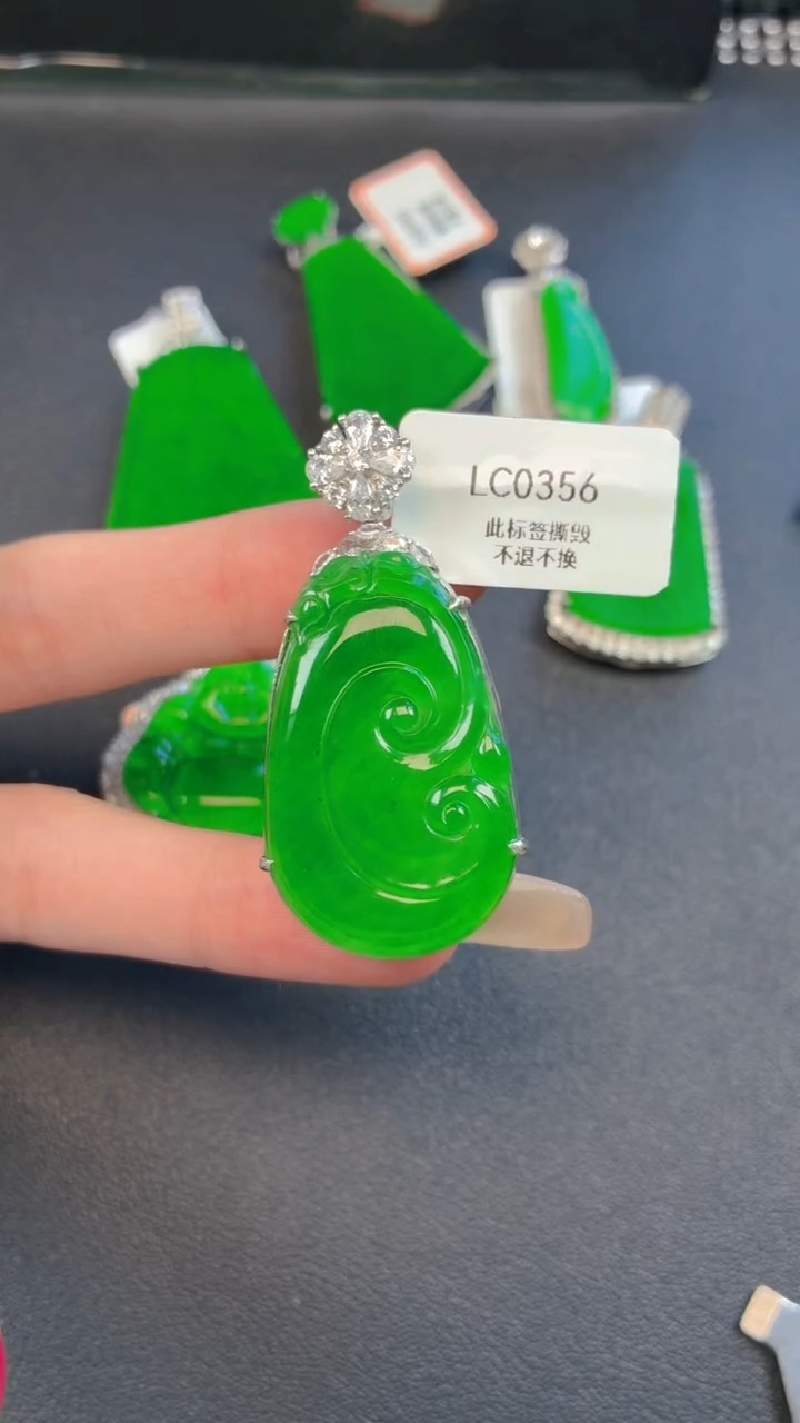 颈饰银S925镶嵌翡翠英*i吊坠