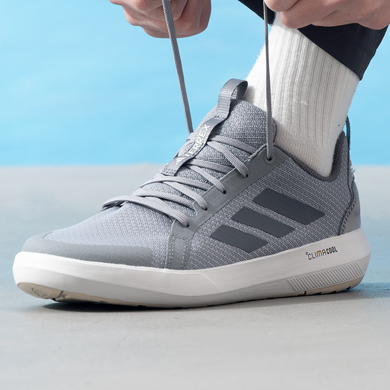 adidas阿迪达斯男鞋夏季新款运动鞋户外徒步鞋复古休闲鞋子JR1821