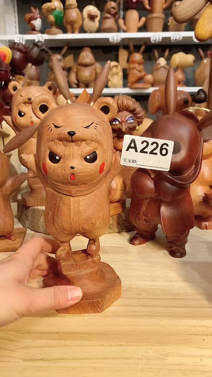 【闪购商品】木木雕摆件可爱卡通