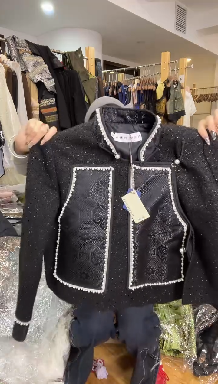 外套       M码       80-105斤