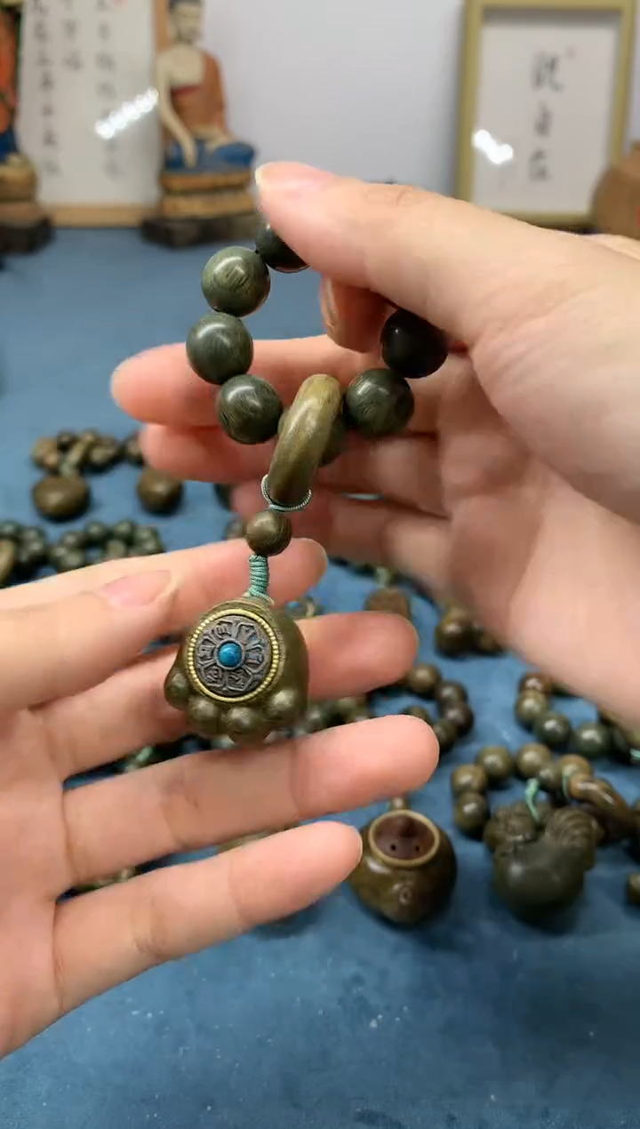 【闪购商品】维腊木（绿檀）把件猫爪转转 盘玩件