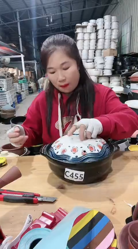 【闪购商品】c455瑕疵黑锅带盖，，