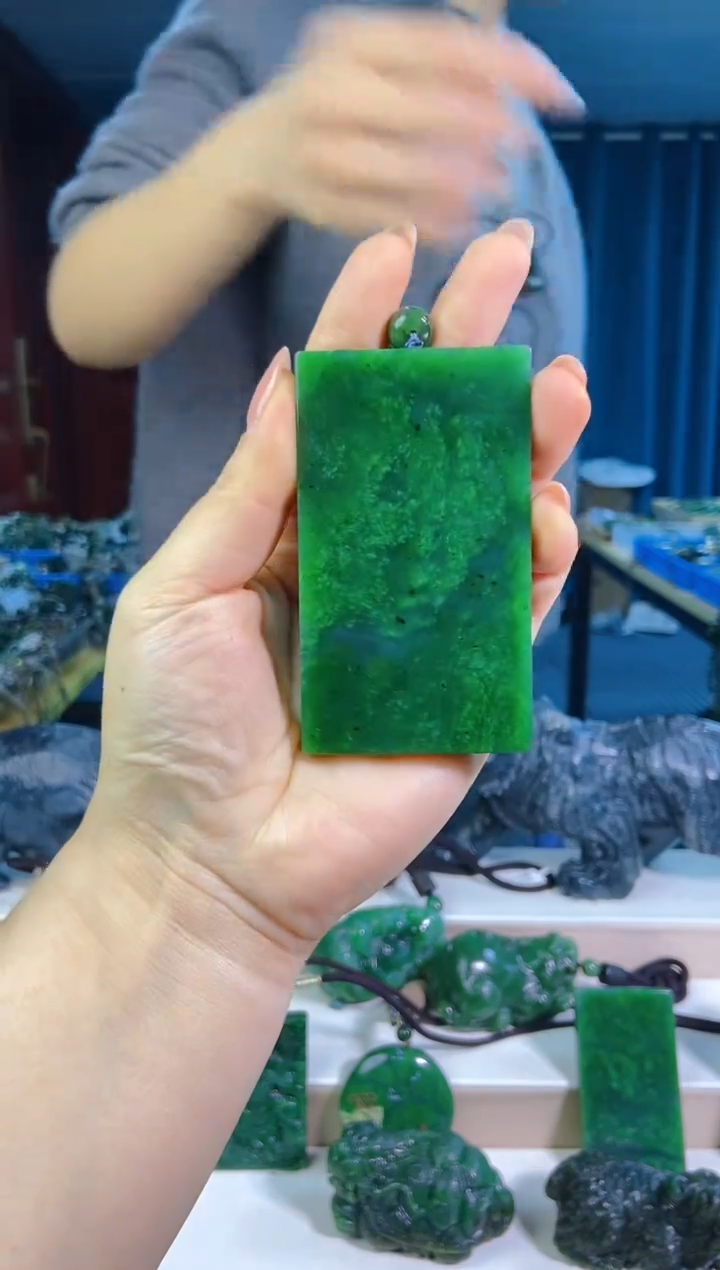 和田玉未镶嵌把件1